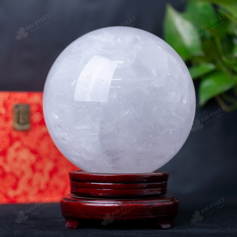 Quả cầu thạch anh trắng