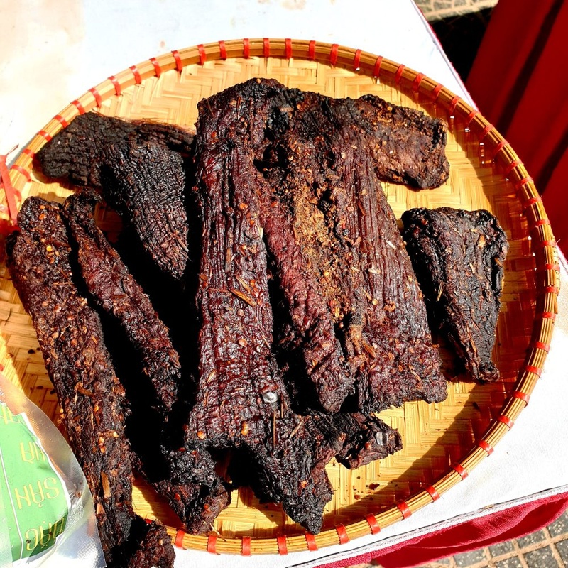 Thịt trâu gác bếp